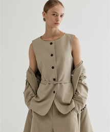 FROMWHERE（フロムウェア）の「Belted Sleeveless Tailored Vest Beige（ベスト）」