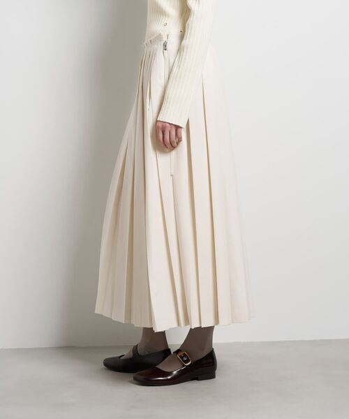 LANVIN en Bleu(ランバンオンブルー)の「タイプライタープリーツスカート(スカート・レディース・ブラック/ブルー/オフホワイト・36/38)」の16枚目の写真