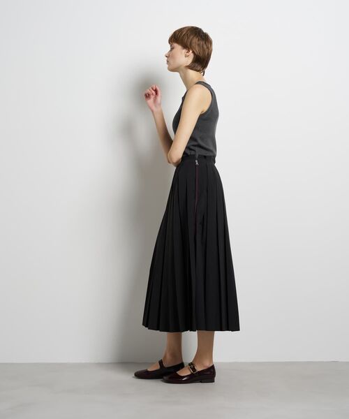 LANVIN en Bleu(ランバンオンブルー)の「タイプライタープリーツスカート(スカート・レディース・ブラック/ブルー/オフホワイト・36/38)」の21枚目の写真
