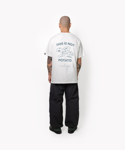 WHILE(ワイル)の「ディスイズナットポテトTシャツ(Tシャツ/カットソー・レディース・その他・MEDIUM/LARGE/X-LARGE)」の3枚目の写真