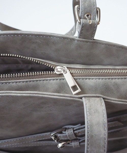 Heart Tattoo（ハートタトゥー）の「belt design damage shoulder bag / ダメージ調　ベルトショルダーバッグ（トートバッグ・レディース・ブラック系/グレー系・FREE）」の15枚目の写真