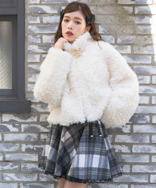 couture BY ROJITA(クチュールバイロジータ)の「ハートバックルプードルファーコート(その他アウター・レディース・ホワイト/ベージュ・FREE)」の1枚目の写真