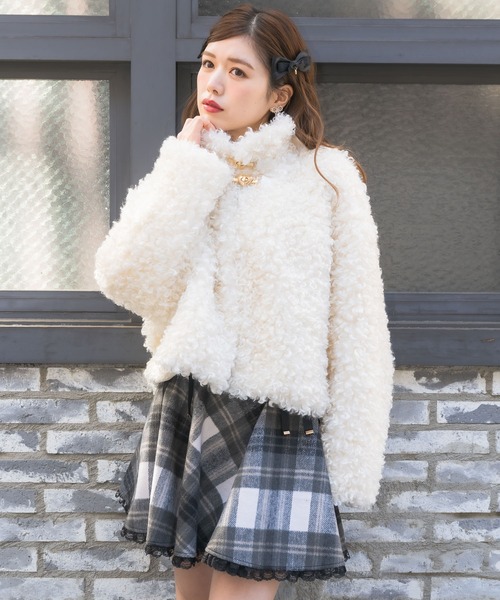 couture BY ROJITA(クチュールバイロジータ)の「ハートバックルプードルファーコート(その他アウター・レディース・ホワイト/ベージュ・FREE)」の4枚目の写真
