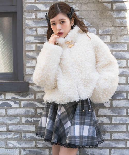 couture BY ROJITA(クチュールバイロジータ)の「ハートバックルプードルファーコート(その他アウター・レディース・ホワイト/ベージュ・FREE)」の6枚目の写真