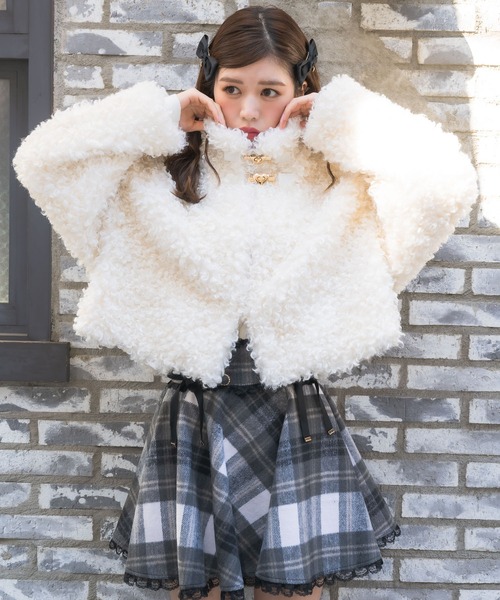 couture BY ROJITA(クチュールバイロジータ)の「ハートバックルプードルファーコート(その他アウター・レディース・ホワイト/ベージュ・FREE)」の7枚目の写真
