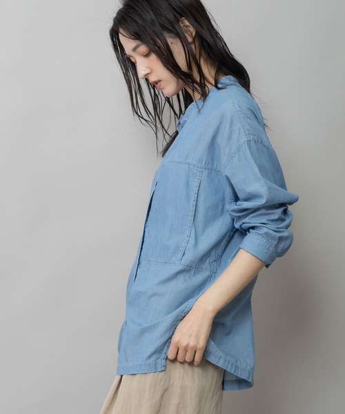 Munich(ミューニック)の「「速乾性】【通気性】2.25ozシアーデニムバンドカラーシャツ(シャツ/ブラウス・レディース・サックスブルー/ネイビー・FREE)」の6枚目の写真