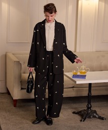 BONLECILL noir（ボンルシールノワール）の「【BONLECILL noir】＜セットアップ対応＞小花柄刺繍コクーンイージーパンツ（スラックス）」