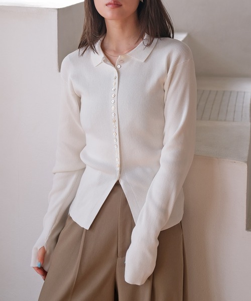 AKTE（アクテ）の「サムホールポロニットカーディガン（ニット/セーター・レディース・ホワイト/チャコールグレー・FREE）」の6枚目の写真