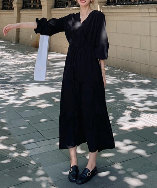 ONEP STAR(ワンピスター)の「Vネック×ティアードロングワンピース(ワンピース・レディース・ブラック・MEDIUM/LARGE/X-LARGE)」の5枚目の写真