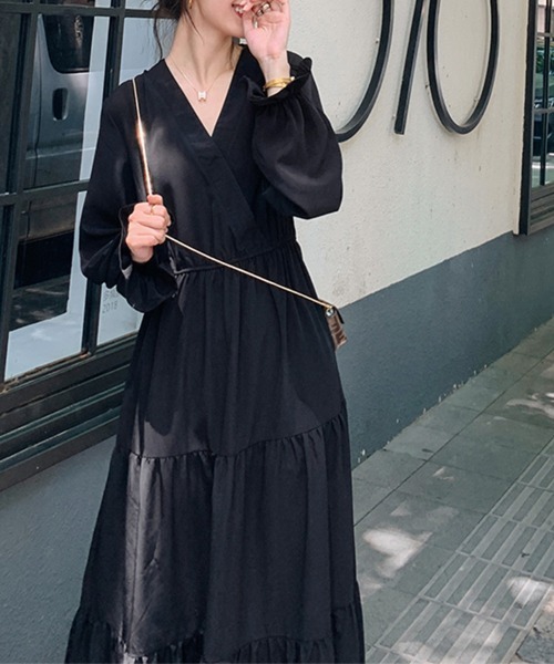 ONEP STAR(ワンピスター)の「Vネック×ティアードロングワンピース(ワンピース・レディース・ブラック・MEDIUM/LARGE/X-LARGE)」の10枚目の写真