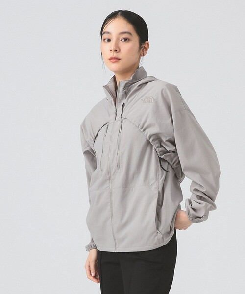 THE NORTH FACE（ザノースフェイス）の「THE NORTH FACE / スウォッシュ ジャケット（ナイロンジャケット・レディース・グレー・MEDIUM）」の5枚目の写真