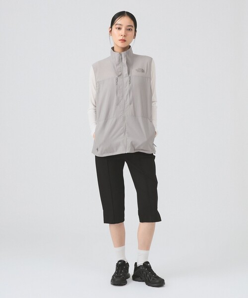 THE NORTH FACE（ザノースフェイス）の「THE NORTH FACE / スウォッシュ ジャケット（ナイロンジャケット・レディース・グレー・MEDIUM）」の6枚目の写真