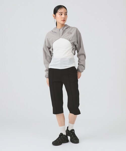 THE NORTH FACE（ザノースフェイス）の「THE NORTH FACE / スウォッシュ ジャケット（ナイロンジャケット・レディース・グレー・MEDIUM）」の7枚目の写真