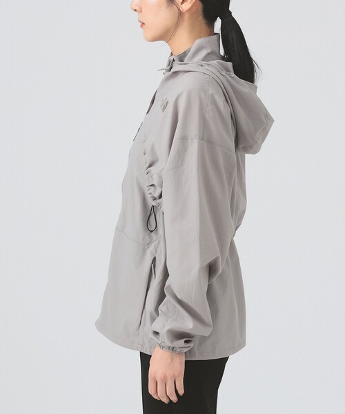 THE NORTH FACE（ザノースフェイス）の「THE NORTH FACE / スウォッシュ ジャケット（ナイロンジャケット・レディース・グレー・MEDIUM）」の9枚目の写真