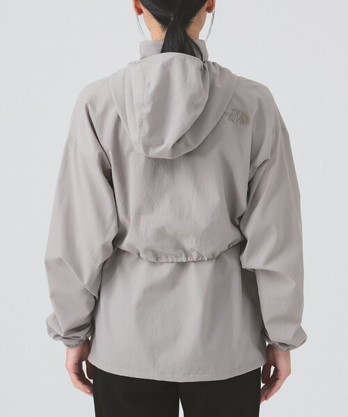 THE NORTH FACE（ザノースフェイス）の「THE NORTH FACE / スウォッシュ ジャケット（ナイロンジャケット・レディース・グレー・MEDIUM）」の10枚目の写真