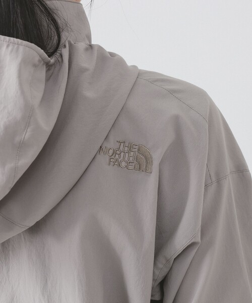 THE NORTH FACE（ザノースフェイス）の「THE NORTH FACE / スウォッシュ ジャケット（ナイロンジャケット・レディース・グレー・MEDIUM）」の11枚目の写真