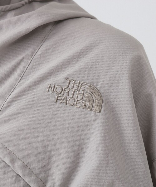 THE NORTH FACE（ザノースフェイス）の「THE NORTH FACE / スウォッシュ ジャケット（ナイロンジャケット・レディース・グレー・MEDIUM）」の13枚目の写真