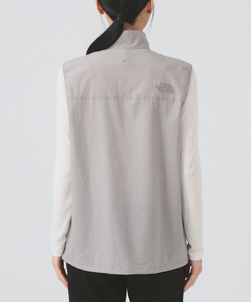 THE NORTH FACE（ザノースフェイス）の「THE NORTH FACE / スウォッシュ ジャケット（ナイロンジャケット・レディース・グレー・MEDIUM）」の18枚目の写真