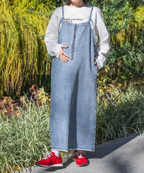 LEPSIM(レプシィム)の「【産前・産後対応】マタニティ/デニムフリンジキャミワンピース 632459(マタニティウェア/グッズ・レディース・ライトブルー/ブルー・FREE)」の3枚目の写真