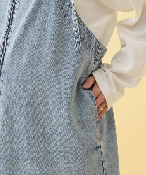 LEPSIM(レプシィム)の「【産前・産後対応】マタニティ/デニムフリンジキャミワンピース 632459(マタニティウェア/グッズ・レディース・ライトブルー/ブルー・FREE)」の19枚目の写真