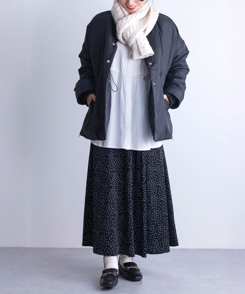 MARAI(マーライ)の「ノーカラーブルゾン 撥水 花粉対策 ミドル丈(ブルゾン・レディース・ブラウン/ブラック/アイボリー・フリー)」の7枚目の写真