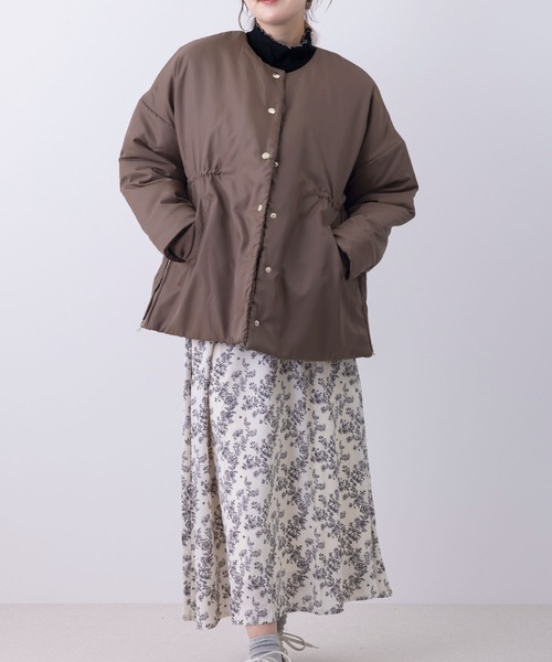MARAI(マーライ)の「ノーカラーブルゾン 撥水 花粉対策 ミドル丈(ブルゾン・レディース・ブラウン/ブラック/アイボリー・フリー)」の11枚目の写真