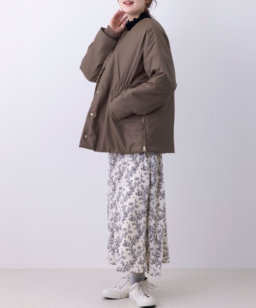 MARAI(マーライ)の「ノーカラーブルゾン 撥水 花粉対策 ミドル丈(ブルゾン・レディース・ブラウン/ブラック/アイボリー・フリー)」の12枚目の写真