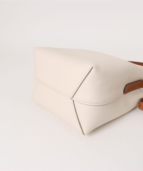 FOSSIL（フォッシル）の「フォッシル 斜めがけバッグ レディース レザー ホワイト スマホ収納可 ZB11002120（ショルダーバッグ・レディース・ホワイト・FREE）」の8枚目の写真