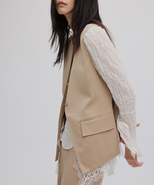 Ameri（アメリ）の「2WAY CREW NECK LACE TAKE OFF VEST（ベスト