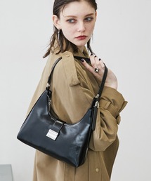 MONOe（モノエ）の「【デイリー使いに◎】メタルボタン2wayスクエアバッグ（ハンドバッグ）」