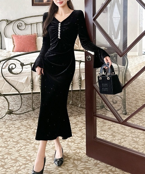 FREE STYLISTS（フリー スタイリスト）の「YUGA_YGMC　　Sequined velvet mermaid dress（ドレス・レディース・ブラック・M/L/XL/XXL）」の15枚目の写真