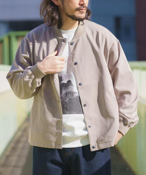 ITEMS URBANRESEARCH(アイテムズ アーバンリサーチ)の「『イージーケア/吸水速乾/接触冷感』高機能ドライタッチスナップブルゾン(楽着シリーズ)(ブルゾン・メンズ・ベージュ/スミクロ/グレー/カーキ・MEDIUM/LARGE)」の4枚目の写真