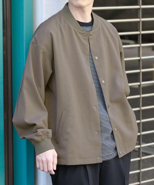 ITEMS URBANRESEARCH(アイテムズ アーバンリサーチ)の「『イージーケア/吸水速乾/接触冷感』高機能ドライタッチスナップブルゾン(楽着シリーズ)(ブルゾン・メンズ・ベージュ/スミクロ/グレー/カーキ・MEDIUM/LARGE)」の1枚目の写真