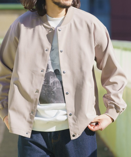 ITEMS URBANRESEARCH（アイテムズ アーバンリサーチ）の「『イージーケア/吸水速乾/接触冷感』高機能ドライタッチスナップブルゾン（ブルゾン・メンズ・ベージュ/スミクロ/グレー/カーキ・MEDIUM/LARGE）」の13枚目の写真