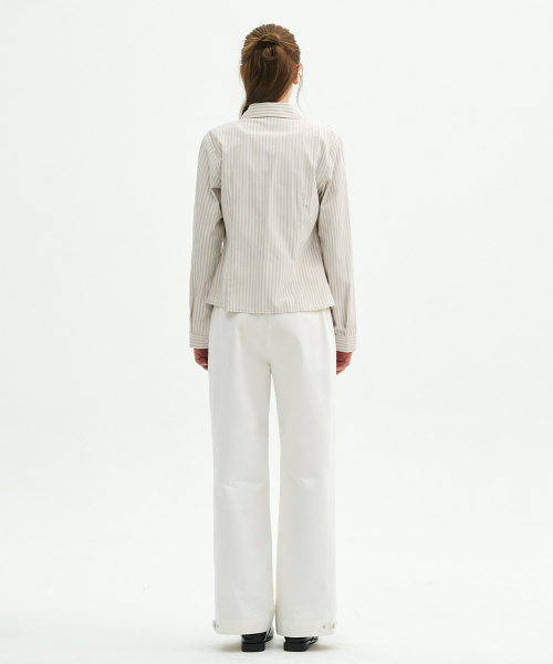 MICANE（ミケーネ）の「ボニー ピンタックストライプシャツ（シャツ/ブラウス・レディース・ライトグレー/ベージュ・LARGE/MEDIUM/X-LARGE/SMALL）」の11枚目の写真