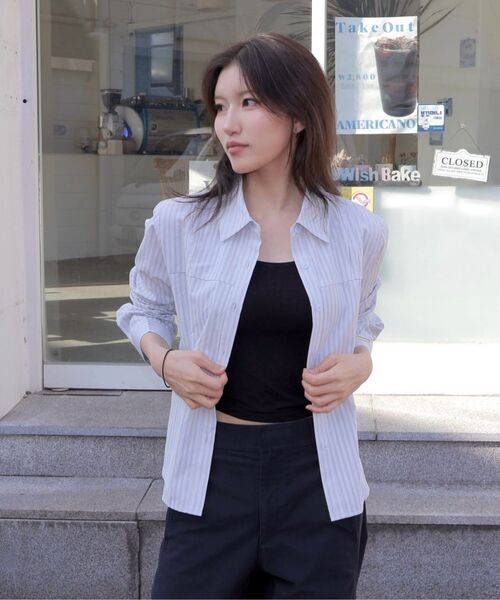MICANE（ミケーネ）の「ボニー ピンタックストライプシャツ（シャツ/ブラウス・レディース・ライトグレー/ベージュ・LARGE/MEDIUM/X-LARGE/SMALL）」の13枚目の写真