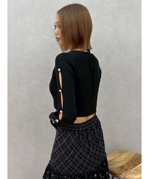 EVRIS（エヴリス）の「アームビジューニットトップス（ニット/セーター・レディース・ブラック/ホワイト/ブルー・FREE）」の11枚目の写真