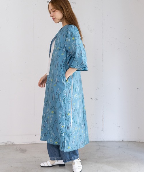 POU DOU DOU（プードゥドゥ）の「ダンシングフラワーフレア袖ワンピース（ワンピース・レディース・ブルー/キナリ・3）」の5枚目の写真