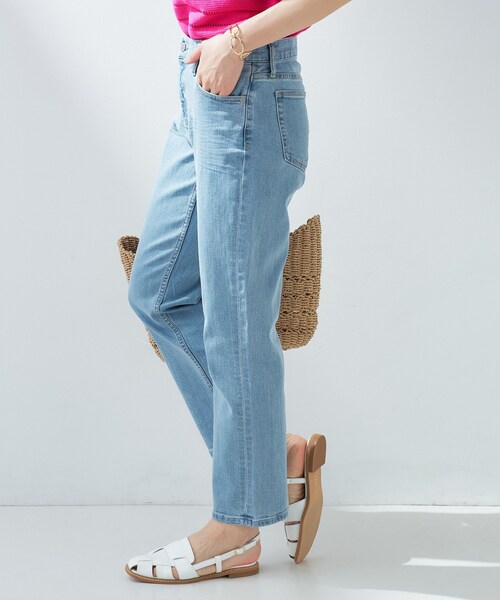 INDIVI（インディヴィ）の「【美脚／ストレッチ】ストレートデニム（デニムパンツ・レディース・ブルー/ライトブルー・40/38/36/15 /13/05）」の4枚目の写真