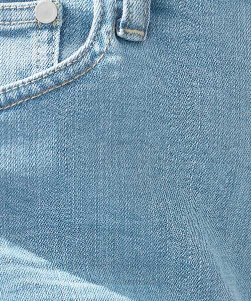 INDIVI（インディヴィ）の「【美脚／ストレッチ】ストレートデニム（デニムパンツ・レディース・ブルー/ライトブルー・40/38/36/15 /13/05）」の7枚目の写真