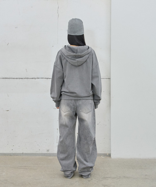 41PRAY（サイルプレイ）の「Midnight Horse Zip-up Hoodie / Pig Grey（パーカー・レディース・チャコールグレー・OS）」の4枚目の写真