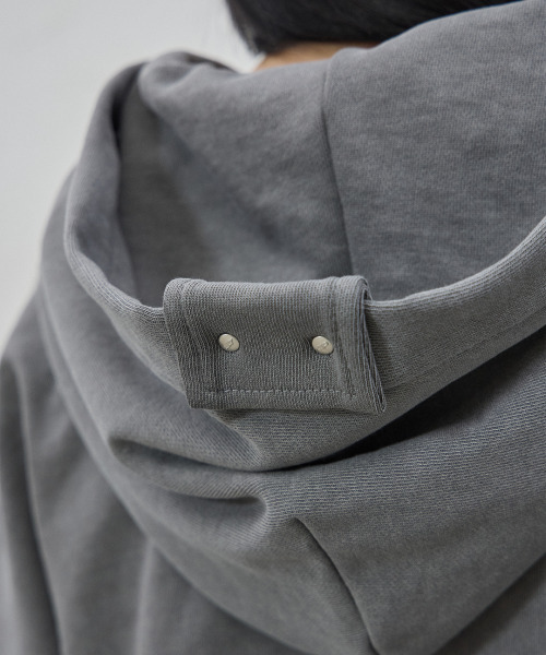 41PRAY（サイルプレイ）の「Midnight Horse Zip-up Hoodie / Pig Grey（パーカー・レディース・チャコールグレー・OS）」の8枚目の写真