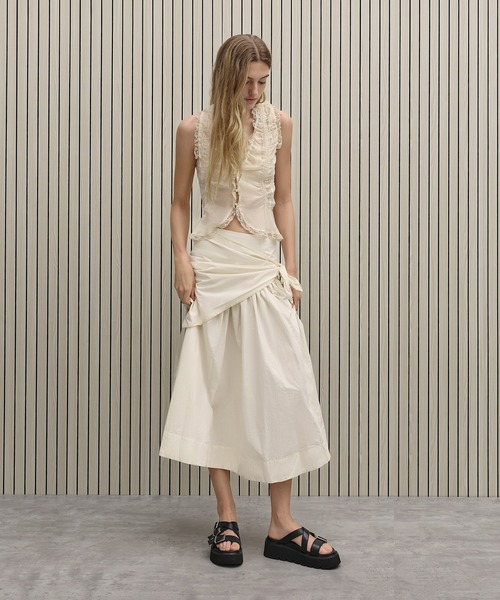 CHARLES & KEITH（チャールズ & キース）の「Laine レイン バックルプラットフォーム サンダル（サンダル・レディース・サンドベージュ/ブラック・25cm/25.5cm/24.5cm/23.5cm/23cm/22.5cm）」の15枚目の写真