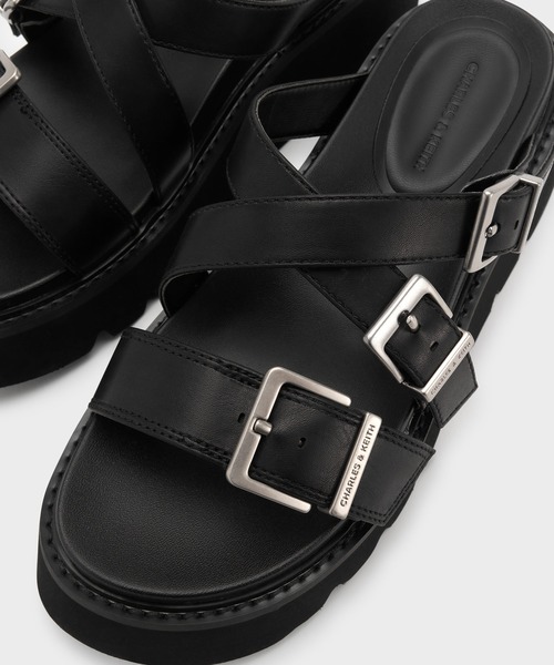 CHARLES & KEITH（チャールズ & キース）の「Laine レイン バックルプラットフォーム サンダル（サンダル・レディース・サンドベージュ/ブラック・25cm/25.5cm/24.5cm/23.5cm/23cm/22.5cm）」の12枚目の写真