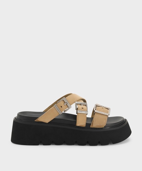 CHARLES & KEITH（チャールズ & キース）の「Laine レイン バックルプラットフォーム サンダル（サンダル・レディース・サンドベージュ/ブラック・25cm/25.5cm/24.5cm/23.5cm/23cm/22.5cm）」の4枚目の写真