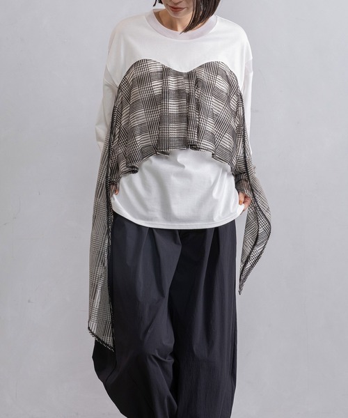 MARECHAL TERRE(マルシャルテル)の「2Wayフリルトップス(Tシャツ/カットソー・レディース・グレー/ホワイト/ネイビー/ブラック・MEDIUM)」の2枚目の写真