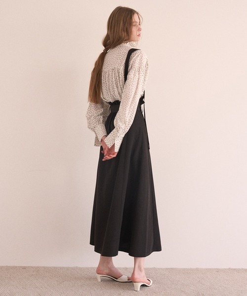 MIELI INVARIANT(ミエリインヴァリアント)の「Belt Flare Form Skirt(ジャンパースカート・レディース・ブラック・FREE)」の3枚目の写真