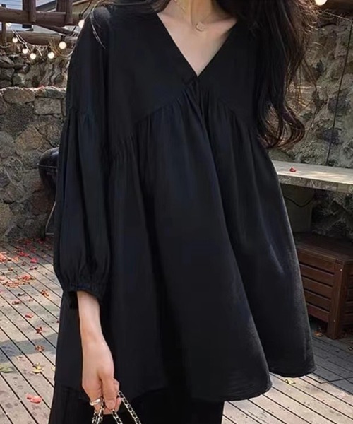 mielu(ミエル)の「Vネックフレアチュニックブラウス(シャツ/ブラウス・レディース・ブラック/ホワイト・MEDIUM/LARGE)」の2枚目の写真