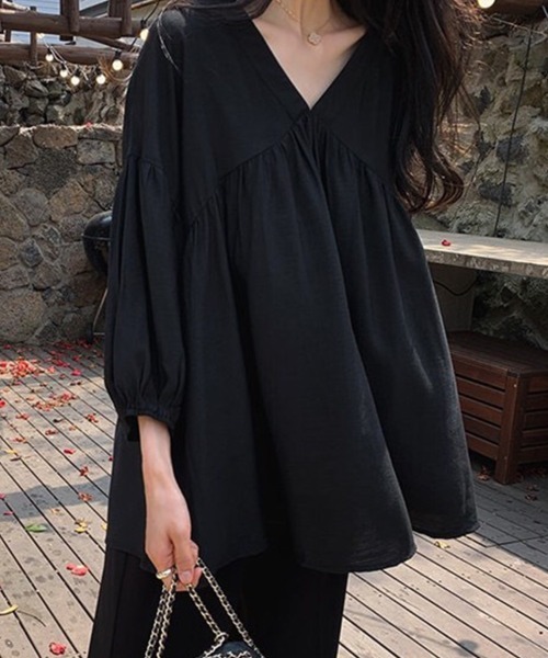 mielu(ミエル)の「Vネックフレアチュニックブラウス(シャツ/ブラウス・レディース・ブラック/ホワイト・MEDIUM/LARGE)」の10枚目の写真