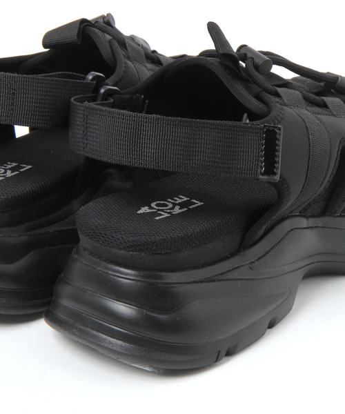 LAKOLE(ラコレ)の「コード厚底スポーツサンダル / 637943(サンダル・メンズ・ホワイト×ブラック/ブラック・MEDIUM/LARGE)」の14枚目の写真